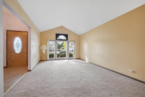Tiny photo for 565 Rutgers Lane, Elk Grove Village, IL 60007 (MLS # 12750966)