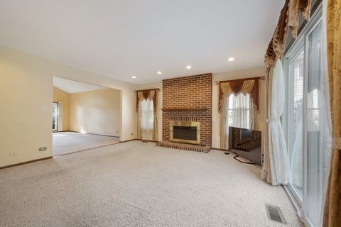 Tiny photo for 565 Rutgers Lane, Elk Grove Village, IL 60007 (MLS # 12750966)