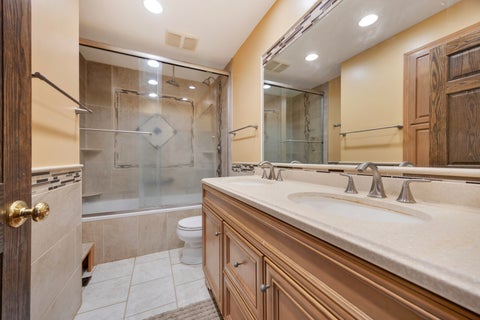Tiny photo for 565 Rutgers Lane, Elk Grove Village, IL 60007 (MLS # 12750966)
