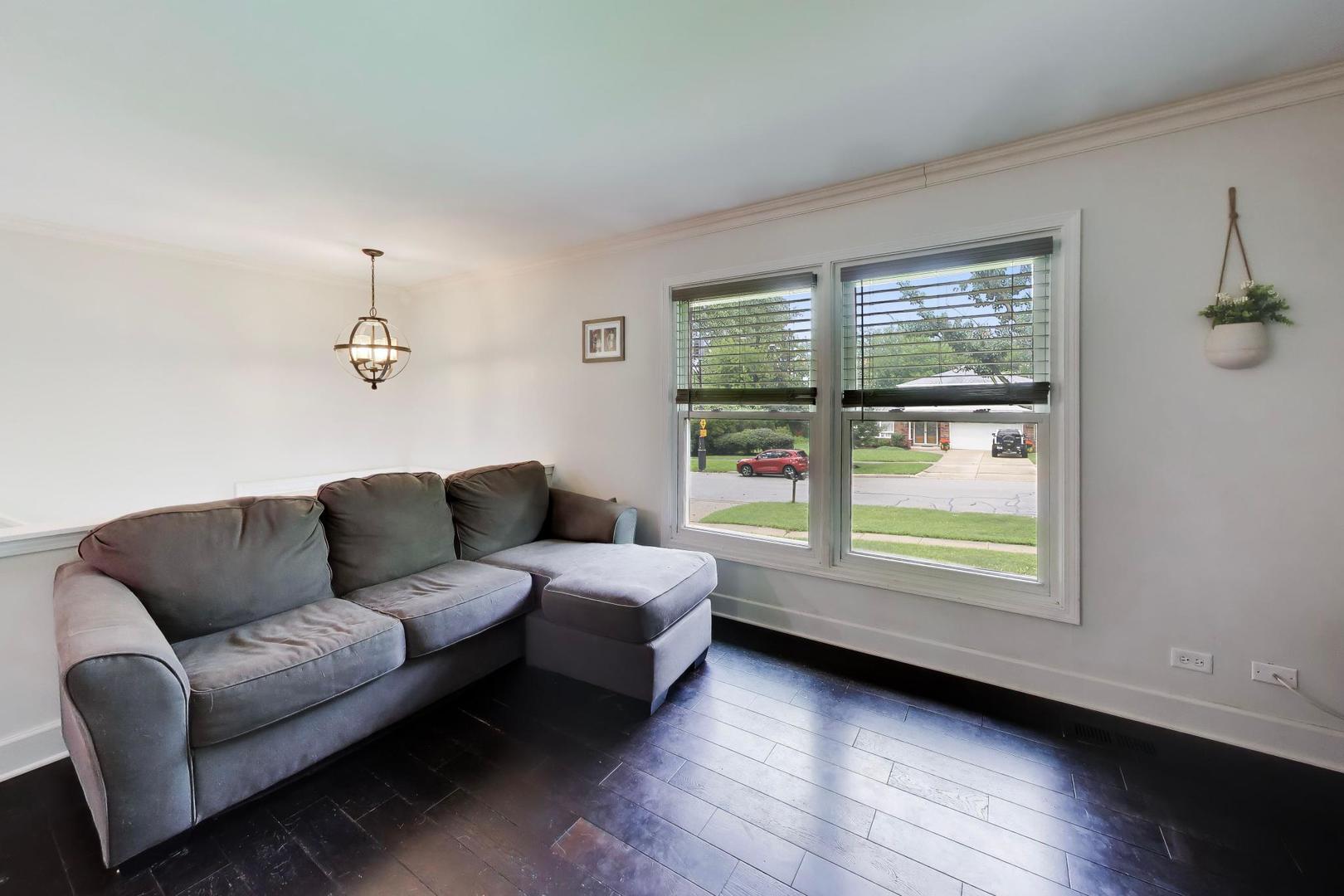 2167 Midhurst Road