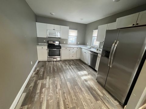 Tiny photo for 1002 N Roosevelt Avenue, Bloomington, IL 61701 (MLS # 12485107)