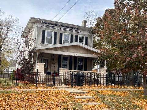 Photo of 1002 N Roosevelt Avenue, Bloomington, IL 61701 (MLS # 12485107)