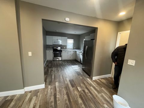 Tiny photo for 1002 N Roosevelt Avenue, Bloomington, IL 61701 (MLS # 12485107)