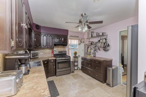 Tiny photo for 140 W Sunset Avenue, Lombard, IL 60148 (MLS # 12503379)