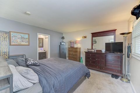 Tiny photo for 140 W Sunset Avenue, Lombard, IL 60148 (MLS # 12503379)