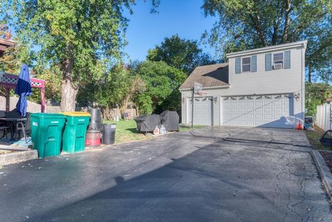 Tiny photo for 140 W Sunset Avenue, Lombard, IL 60148 (MLS # 12503379)