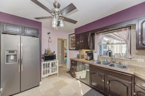 Tiny photo for 140 W Sunset Avenue, Lombard, IL 60148 (MLS # 12503379)