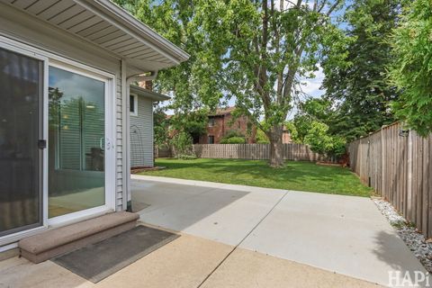 Tiny photo for 1942 Trail Ridge Street, Arlington Heights, IL 60004 (MLS # 12554287)