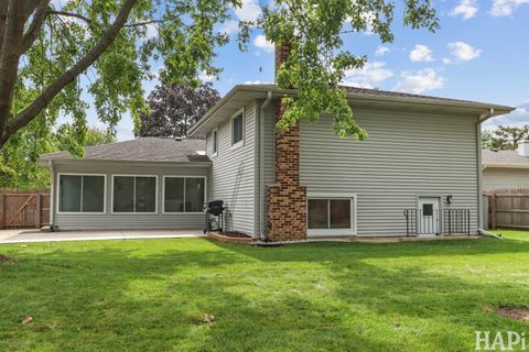 Tiny photo for 1942 Trail Ridge Street, Arlington Heights, IL 60004 (MLS # 12554287)