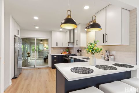 Tiny photo for 1942 Trail Ridge Street, Arlington Heights, IL 60004 (MLS # 12554287)