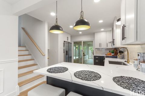 Tiny photo for 1942 Trail Ridge Street, Arlington Heights, IL 60004 (MLS # 12554287)