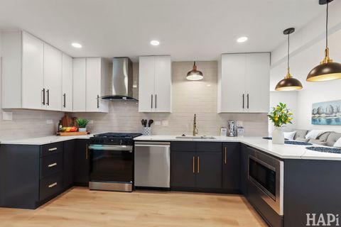 Tiny photo for 1942 Trail Ridge Street, Arlington Heights, IL 60004 (MLS # 12554287)