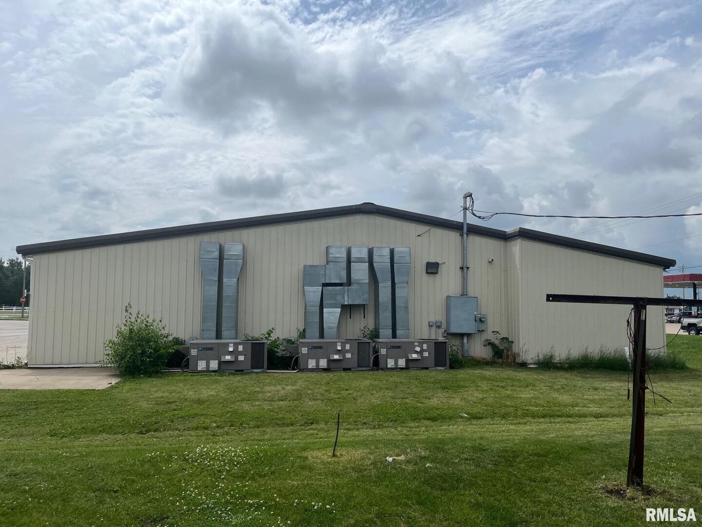 702 N Highway 61