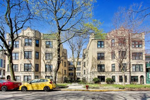 Tiny photo for 6430 N Glenwood Avenue #2J, Chicago, IL 60626 (MLS # 12619626)