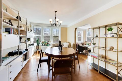 Tiny photo for 6430 N Glenwood Avenue #2J, Chicago, IL 60626 (MLS # 12619626)