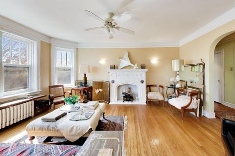 Tiny photo for 6430 N Glenwood Avenue #2J, Chicago, IL 60626 (MLS # 12619626)