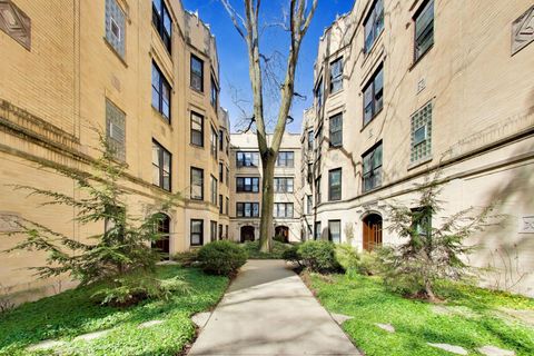 Tiny photo for 6430 N Glenwood Avenue #2J, Chicago, IL 60626 (MLS # 12619626)