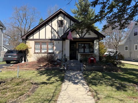 Photo of 919 W Galena Boulevard, Aurora, IL 60506 (MLS # 12604233)