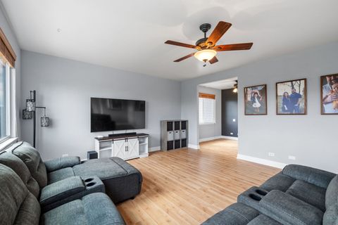 Tiny photo for 2332 Winterthur Green, Yorkville, IL 60560 (MLS # 12442131)