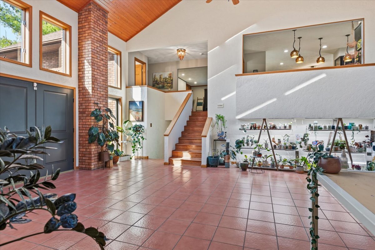 2551 E Lake Shore Drive