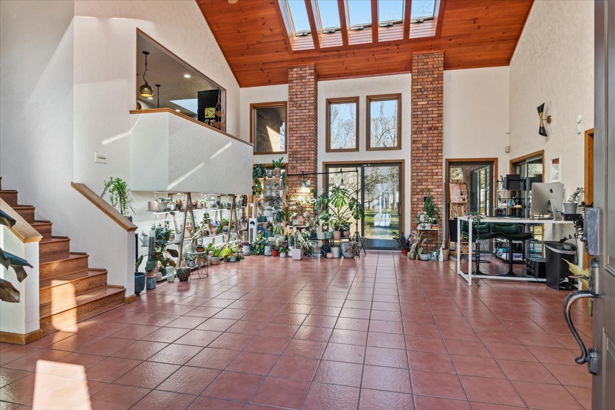 2551 E Lake Shore Drive