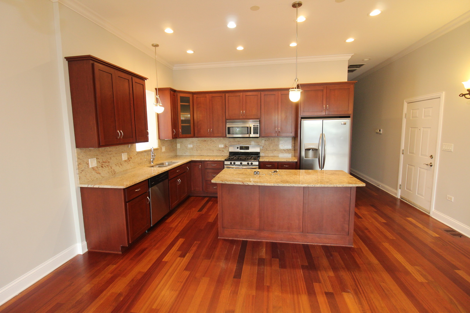 3110 W BELMONT Avenue 3E