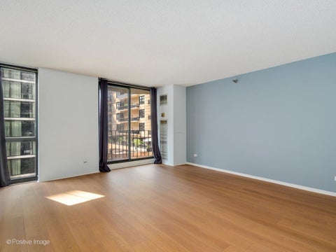 Tiny photo for 70 W Huron Street #605, Chicago, IL 60654 (MLS # 12766573)