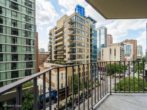 Tiny photo for 70 W Huron Street #605, Chicago, IL 60654 (MLS # 12766573)