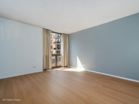Tiny photo for 70 W Huron Street #605, Chicago, IL 60654 (MLS # 12766573)
