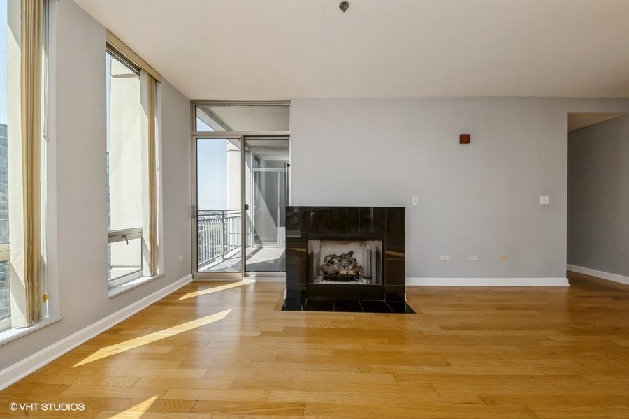 1250 S Michigan Avenue 2002