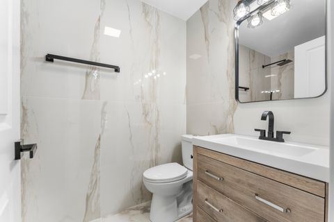 Tiny photo for 634 N Kenilworth Avenue, Elmhurst, IL 60126 (MLS # 12518071)