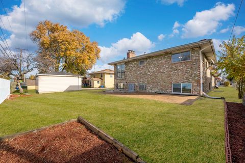 Tiny photo for 634 N Kenilworth Avenue, Elmhurst, IL 60126 (MLS # 12518071)