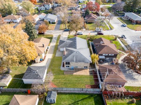 Tiny photo for 634 N Kenilworth Avenue, Elmhurst, IL 60126 (MLS # 12518071)