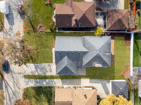 Tiny photo for 634 N Kenilworth Avenue, Elmhurst, IL 60126 (MLS # 12518071)