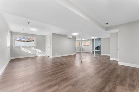 Tiny photo for 634 N Kenilworth Avenue, Elmhurst, IL 60126 (MLS # 12518071)