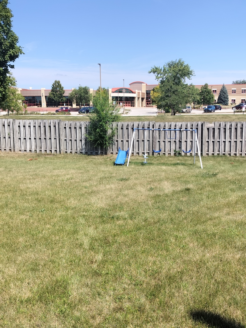 528 Alcott Lane