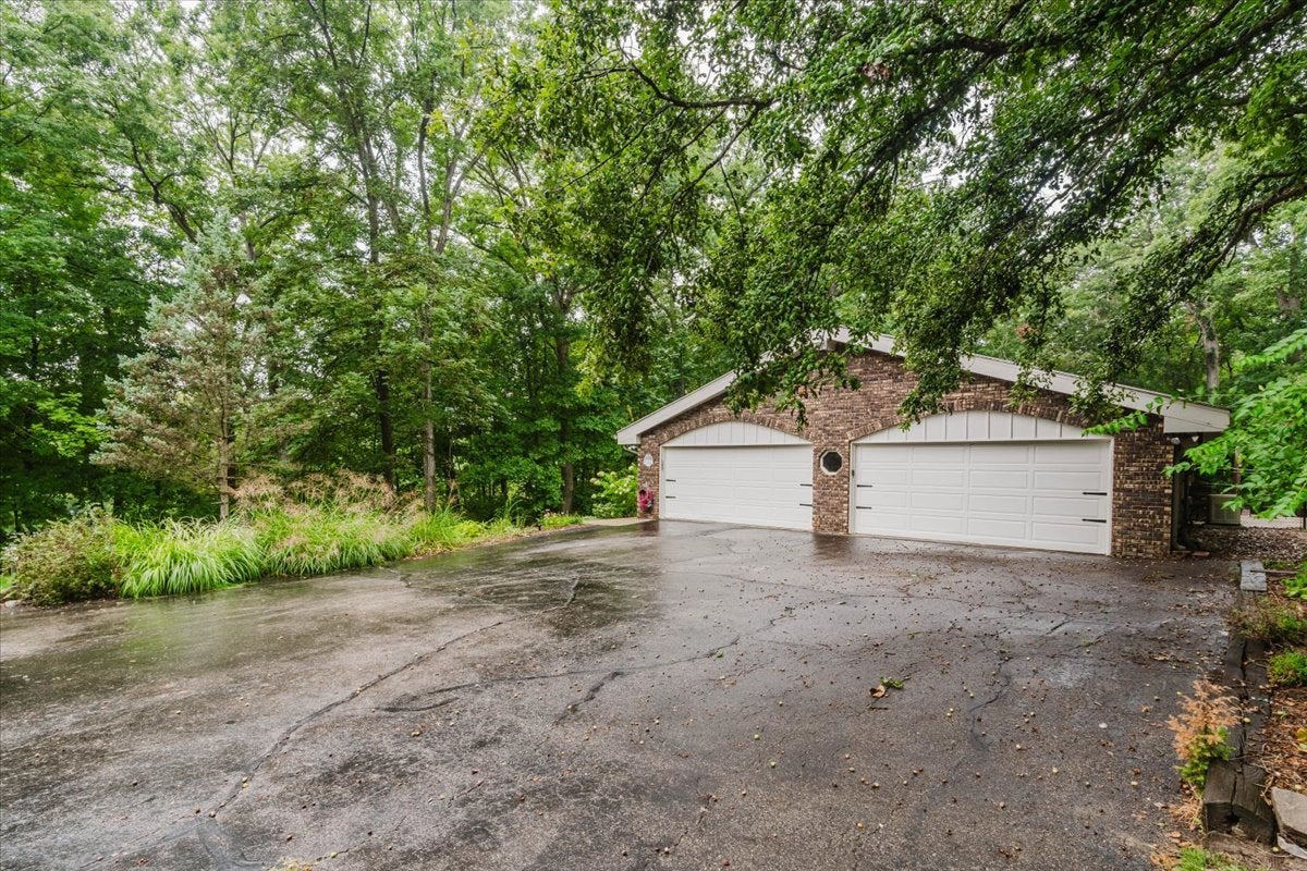 8862 E 1400 North Road