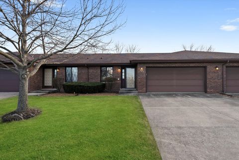 Photo of 920 Winter Park Drive, New Lenox, IL 60451 (MLS # 12545422)