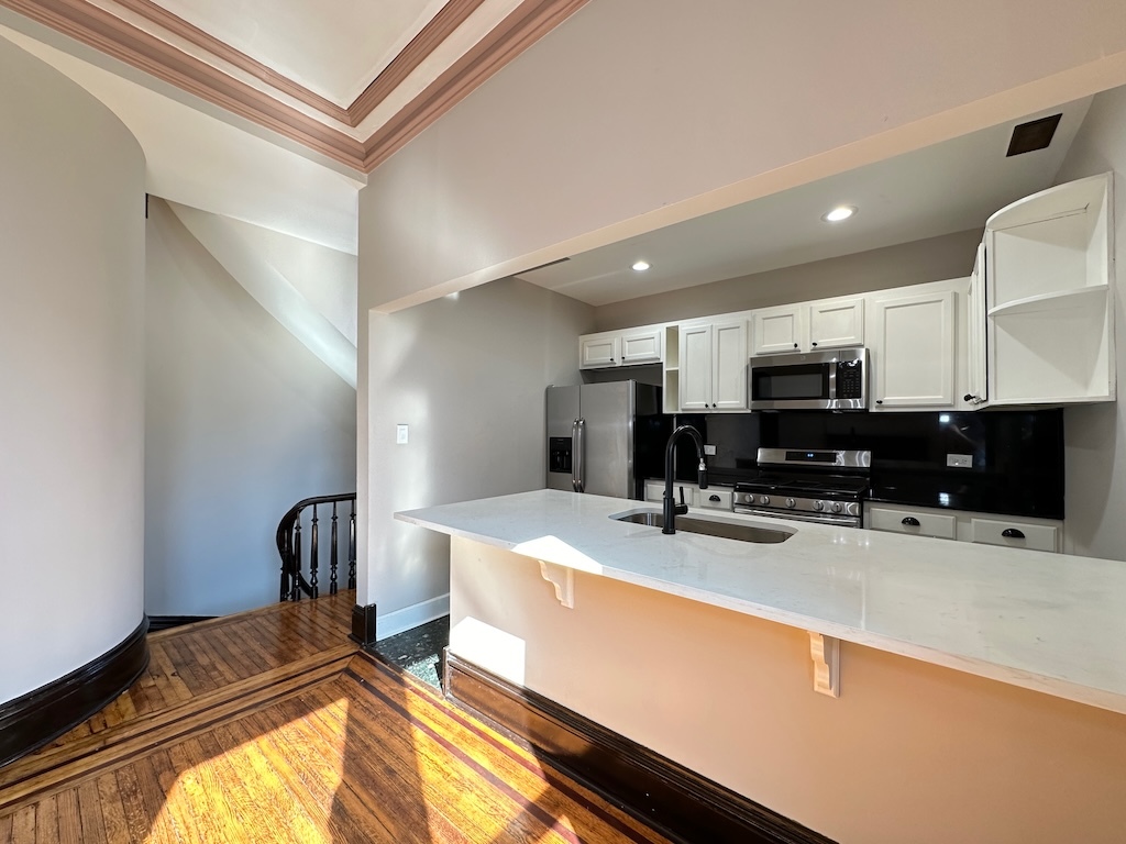 238 S Ashland Avenue
