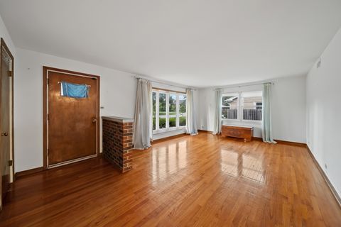 Tiny photo for 2409 Center Avenue, Northbrook, IL 60062 (MLS # 12428870)
