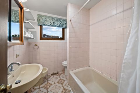Tiny photo for 2409 Center Avenue, Northbrook, IL 60062 (MLS # 12428870)