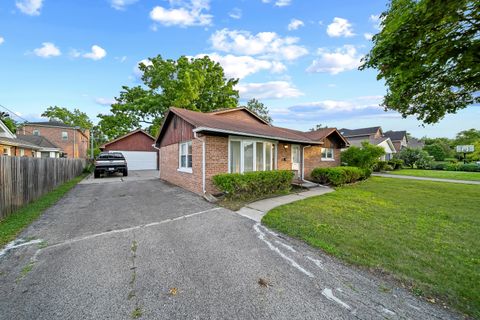 Tiny photo for 2409 Center Avenue, Northbrook, IL 60062 (MLS # 12428870)