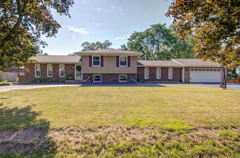 Photo of 10S424 Curtis Lane, Naperville, IL 60564 (MLS # 12444494)