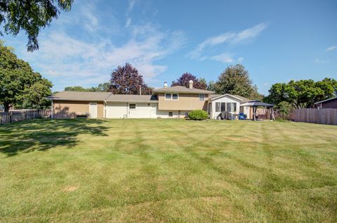 Tiny photo for 10S424 Curtis Lane, Naperville, IL 60564 (MLS # 12444494)