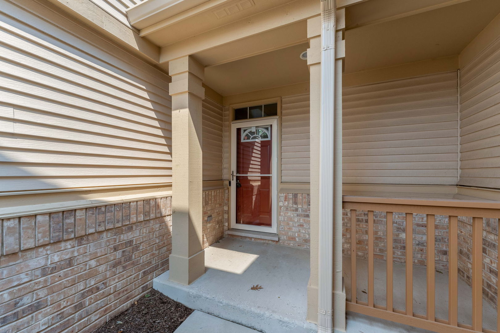 1504 SPYGLASS Circle