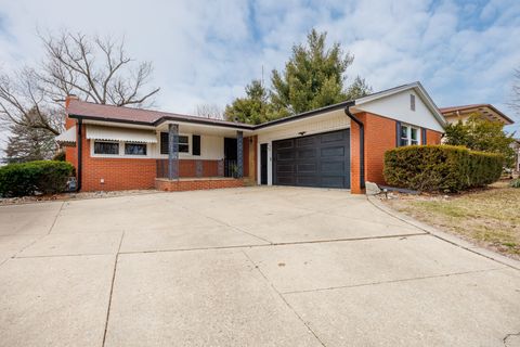 Photo of 813 Highpoint Road, Normal, IL 61761 (MLS # 12581930)