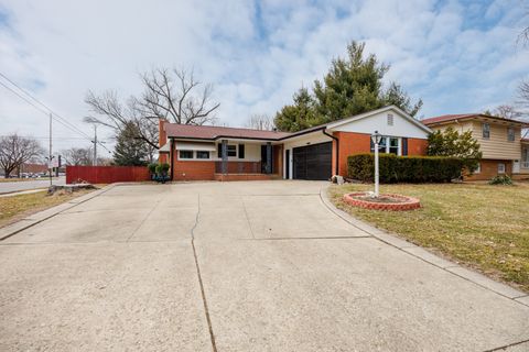 Tiny photo for 813 Highpoint Road, Normal, IL 61761 (MLS # 12581930)
