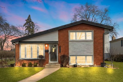 Photo of Tinley Park, IL 60477 (MLS # 12587095)