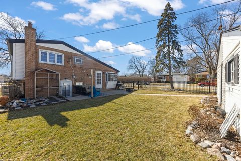 Tiny photo for Tinley Park, IL 60477 (MLS # 12587095)