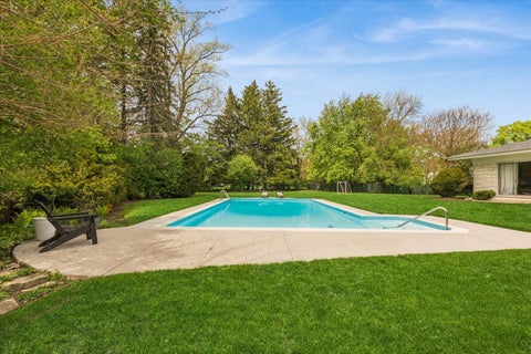 Tiny photo for 14 Winfield Circle, Northfield, IL 60093 (MLS # 12650992)
